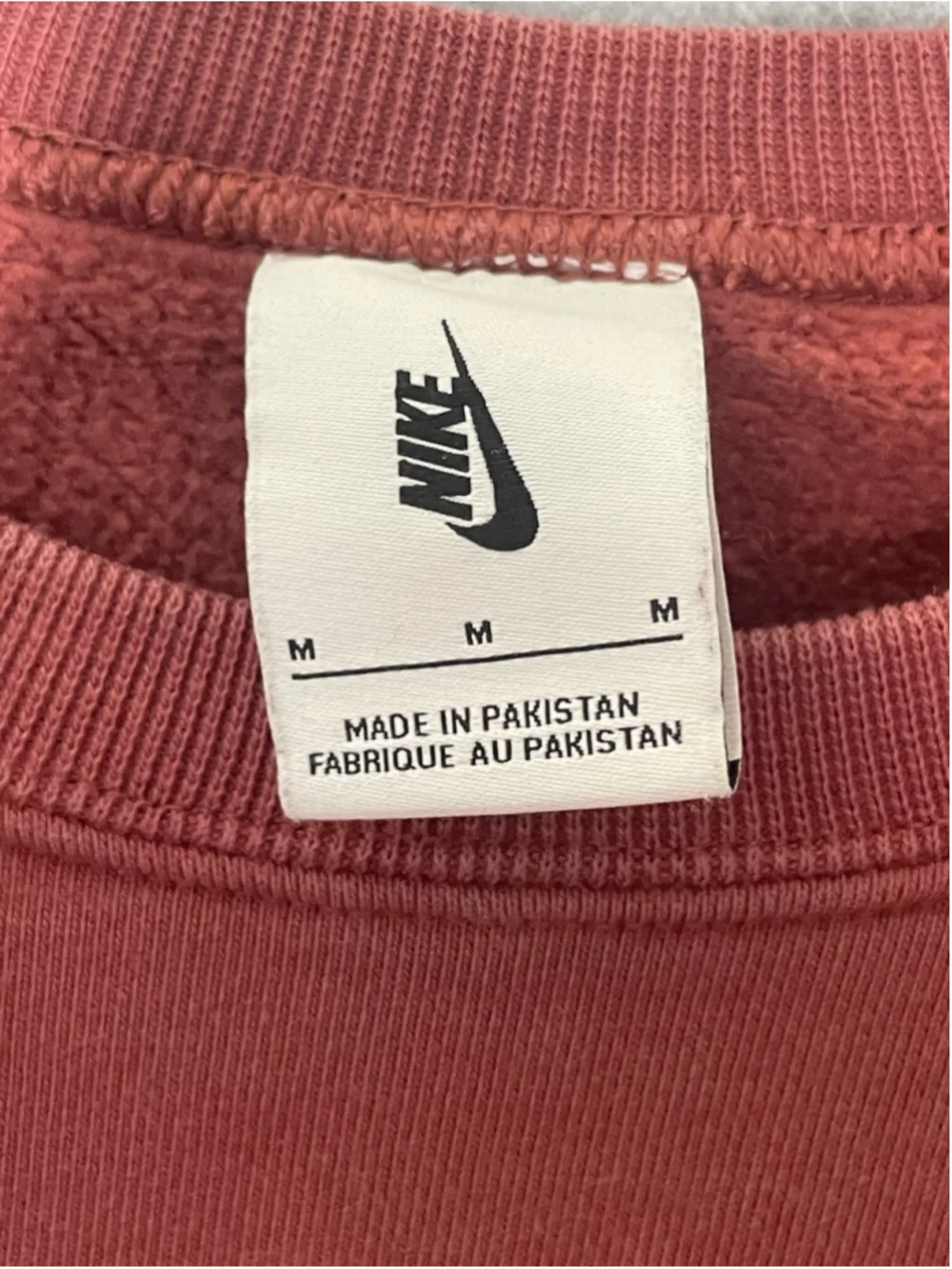 Nike Logo Embroidered Cropped Crewneck Sweatshirt Maroon Women’s Sz Medium